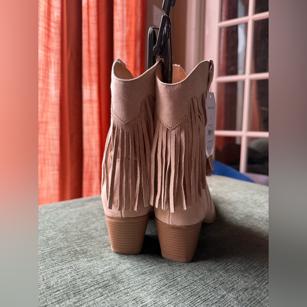 Time and Tru Tan Sand Heeled Boots with Fringe NWT - Picture 5 of 8